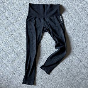 Gymshark Women’s High Waisted Stretchy Leggings Size Medium Dark Grey Color